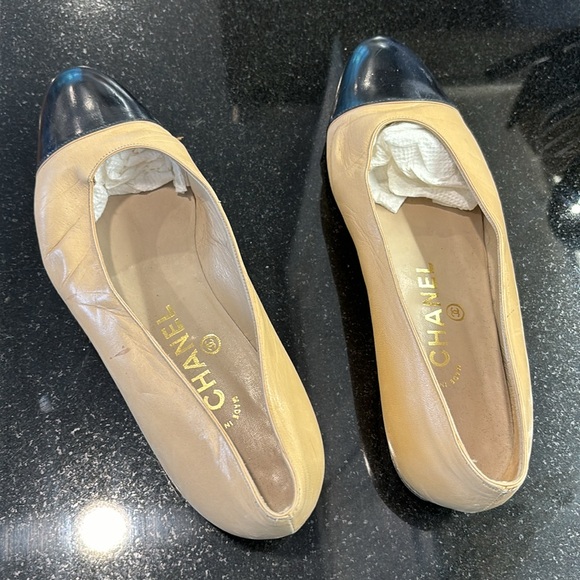 Vintage Chanel Ballet Flats - Picture 3 of 3